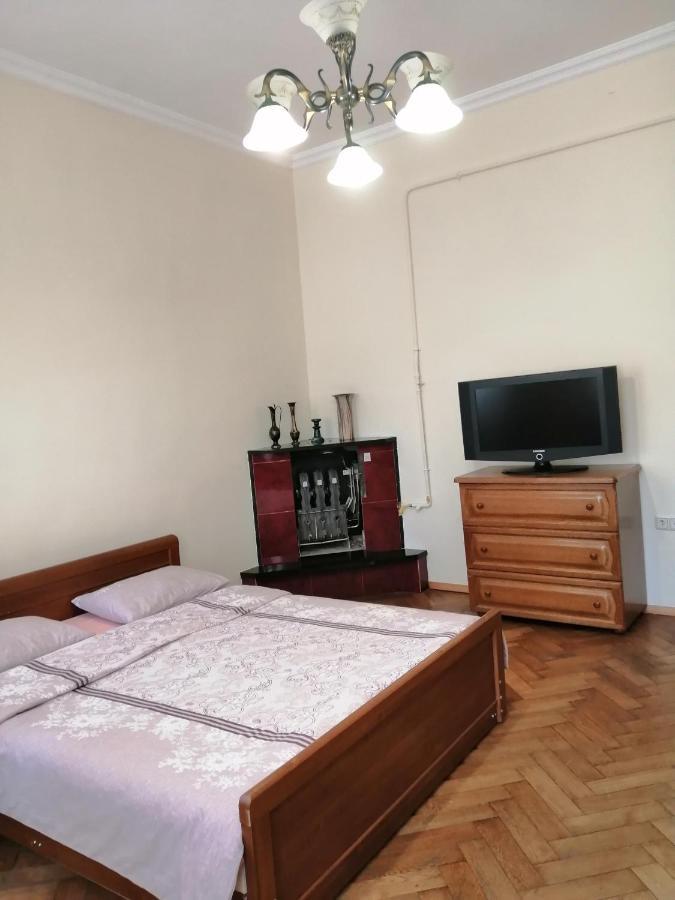 Ferienwohnung Затишна Оселя Lemberg Exterior foto